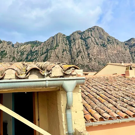 Old Town Montserrat Holiday home Collbato